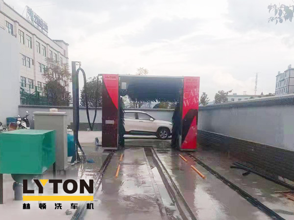 彩云之南，滇中腹地！云南玉溪中石化配置林頓龍門全自動(dòng)洗車機(jī)