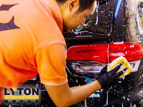 人工智能產(chǎn)業(yè)化發(fā)展時代已全面來臨！電腦洗車機(jī)設(shè)備接替人工洗車，您準(zhǔn)備好了嗎？