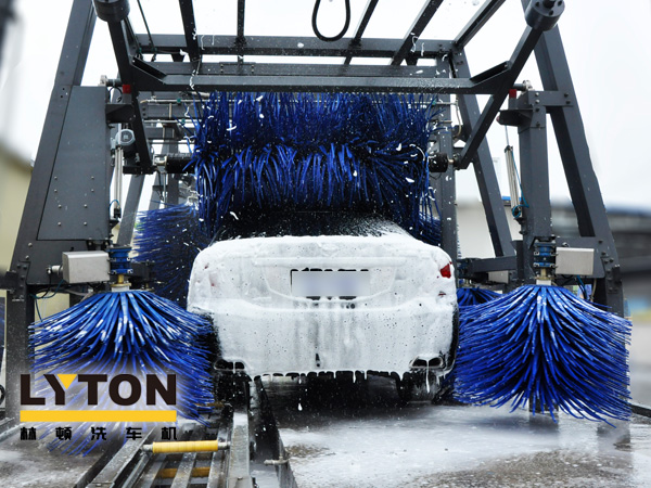 洗車(chē)液如何選擇？全自動(dòng)洗車(chē)機(jī)廠(chǎng)家來(lái)支招！切勿使用洗衣粉及堿性洗滌劑洗車(chē)！