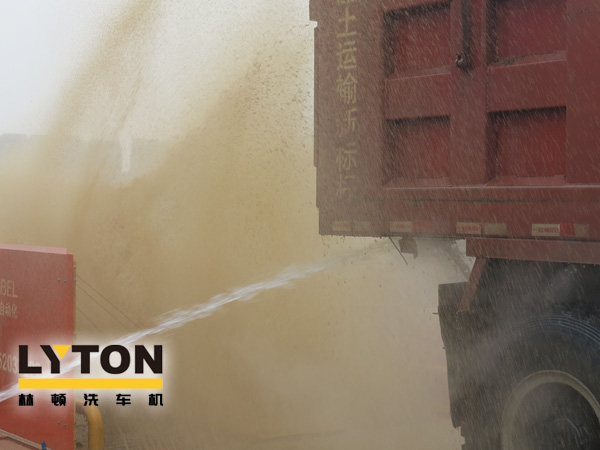 林頓全自動洗車機(jī)工程類清洗設(shè)備讓城市更整潔，生活更美好！