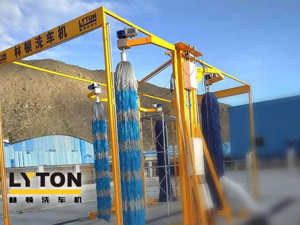 雪域高原、世界屋脊——林頓全自動(dòng)洗車機(jī)（大型通道式巴士洗車機(jī)）走進(jìn)西藏