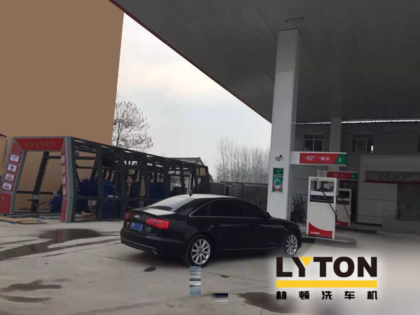 當(dāng)下北方早已雪飄漫天，冰封萬里，凜冽的寒風(fēng)呼嘯大地！全自動洗車機在冬天來臨后需要進行一些維護和保養(yǎng)！