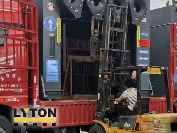 全力以赴促生產(chǎn)，全自動洗車機發(fā)貨忙不停！秋天是收獲的季節(jié)，九月加油，林頓加油！